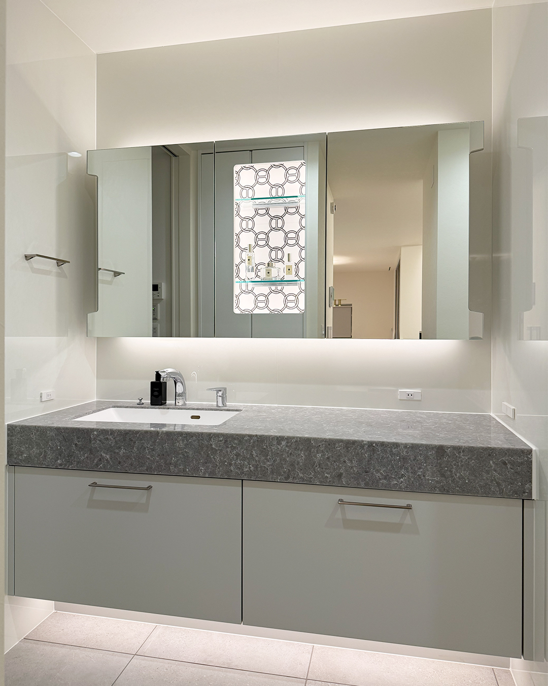 やわらかな空気感のホテルライク洗面