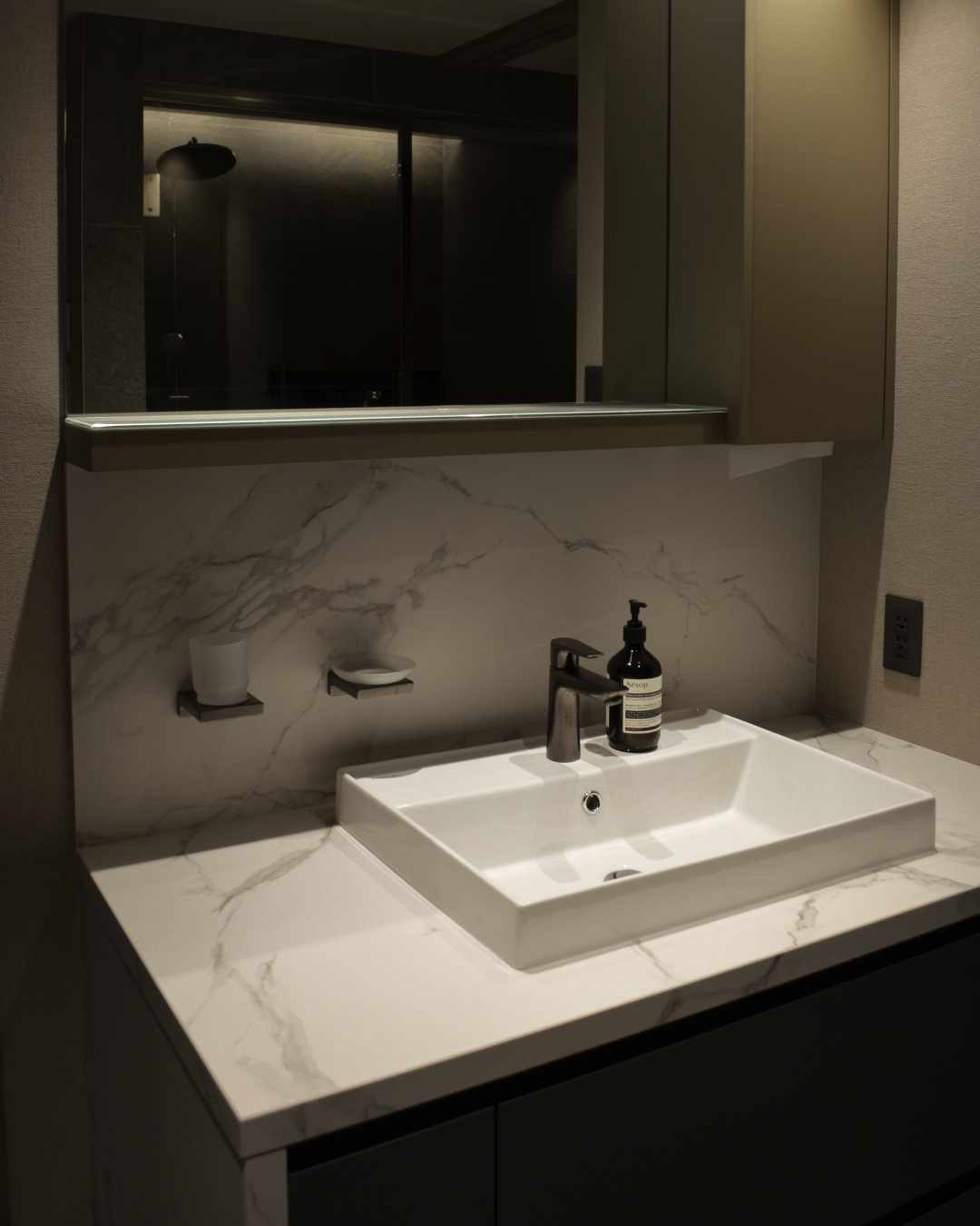 心地よい落ち着きを感じる洗面