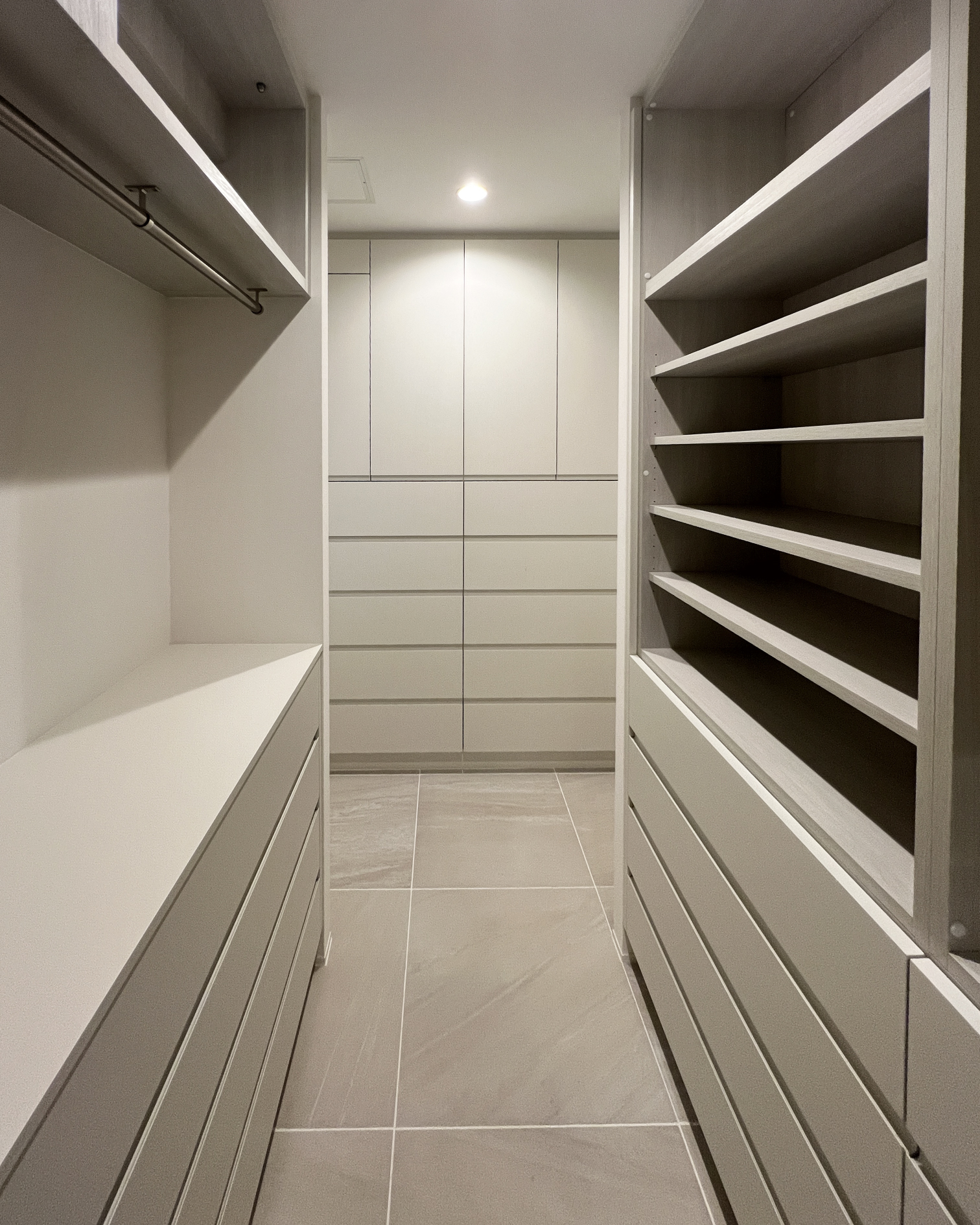 計画されたウォークインクローゼット