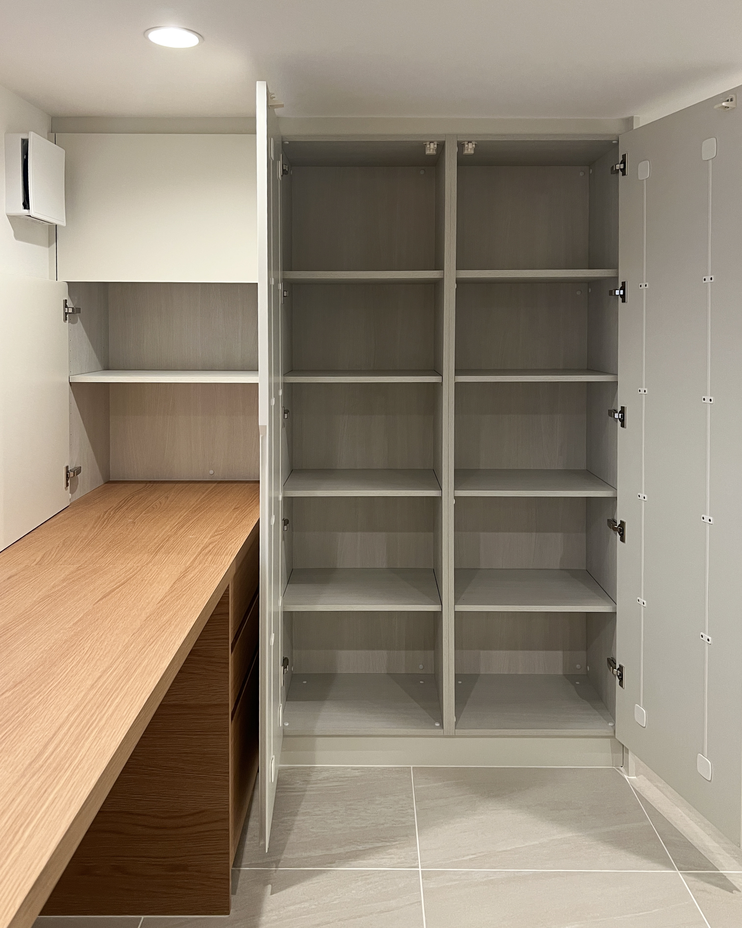 写真：整えられた書斎スペース