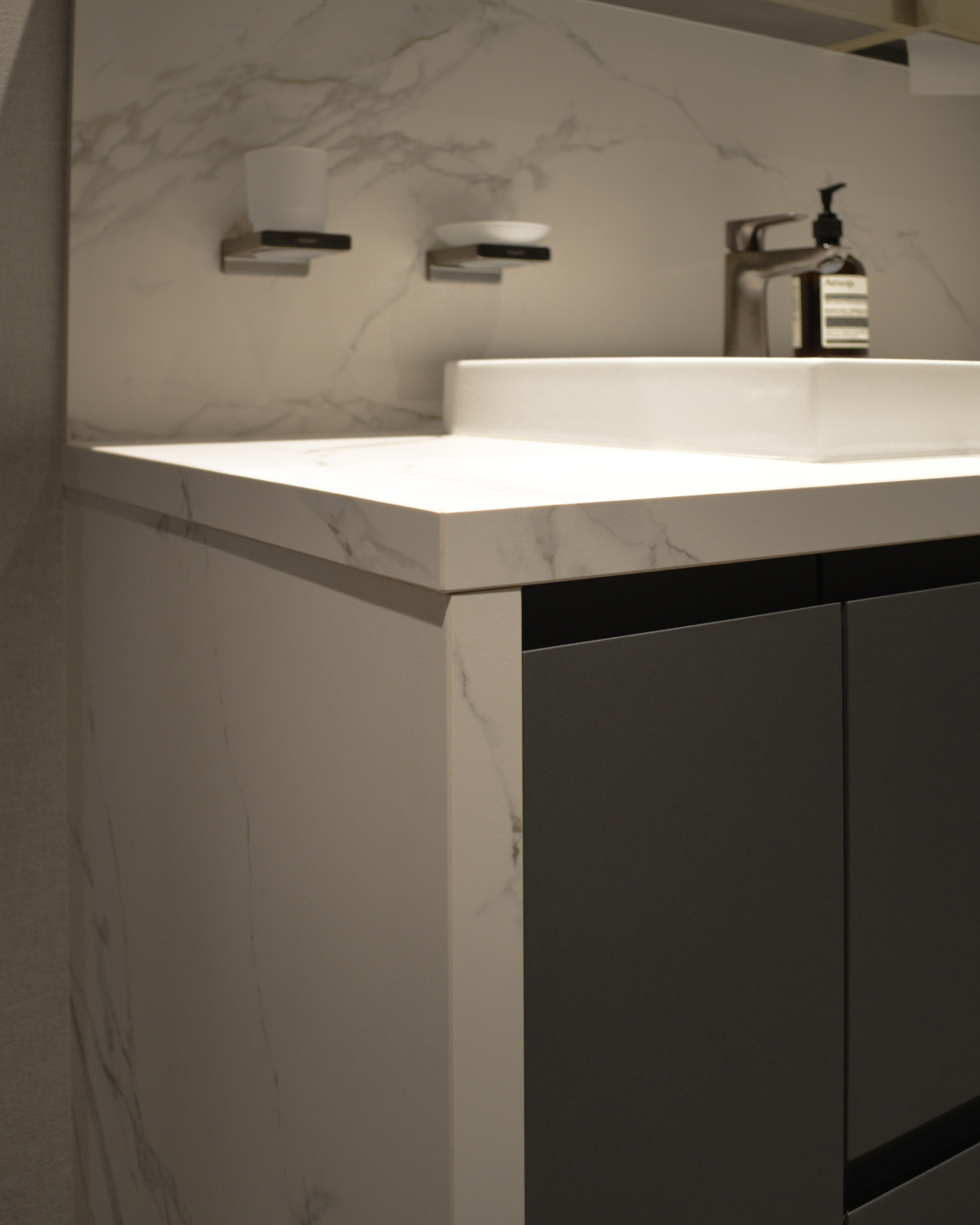 写真:心地よい落ち着きを感じる洗面