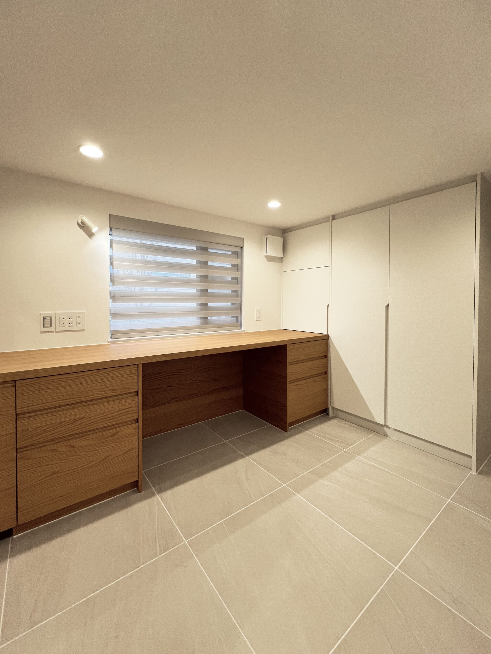 整えられた書斎スペース