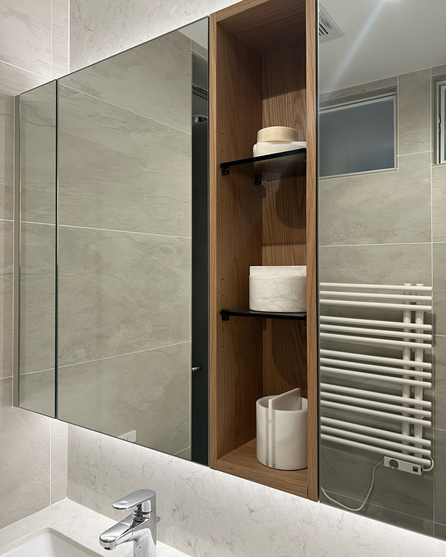 写真：清潔感あふれる上質な洗面空間