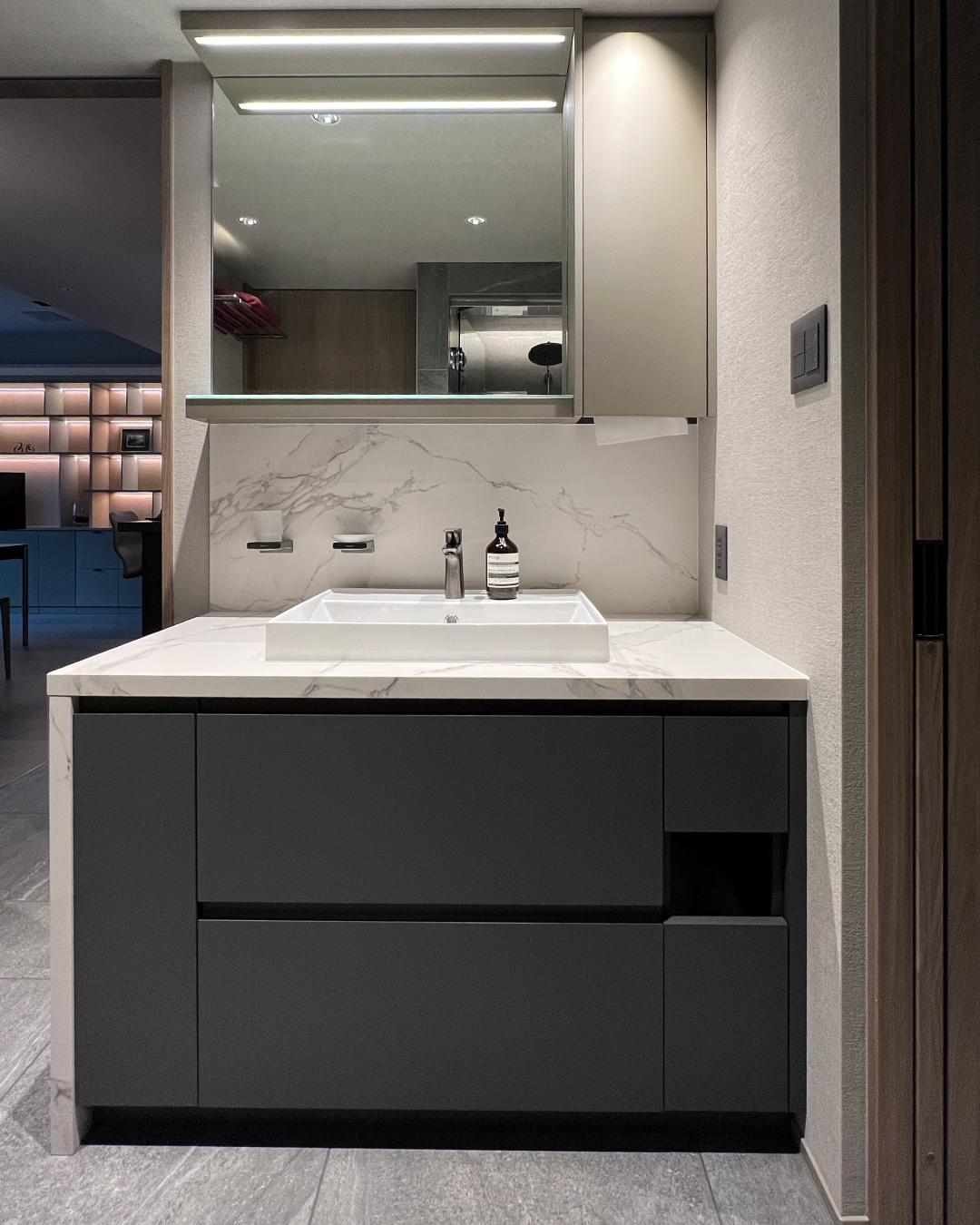 写真:心地よい落ち着きを感じる洗面